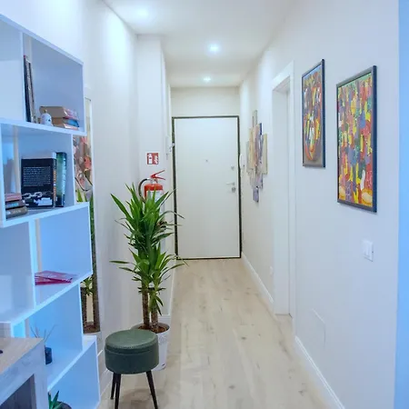 아파트 Your In With Parking, 10 Min From The Center By Tram *
