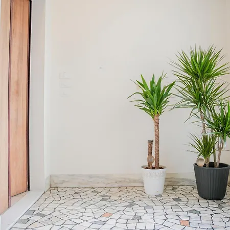 아파트 Your In With Parking, 10 Min From The Center By Tram